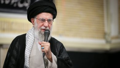 رهبرمعظم انقلاب در مراسم بزرگداشت شهدای جنگ تحمیلی اخیر:  ملت ایران، دین و دانش خود را رها نخواهد کرد به مناسبت چهلمین روز شهدای جنگ تحمیلی۱۲ روزه رژیم صهی