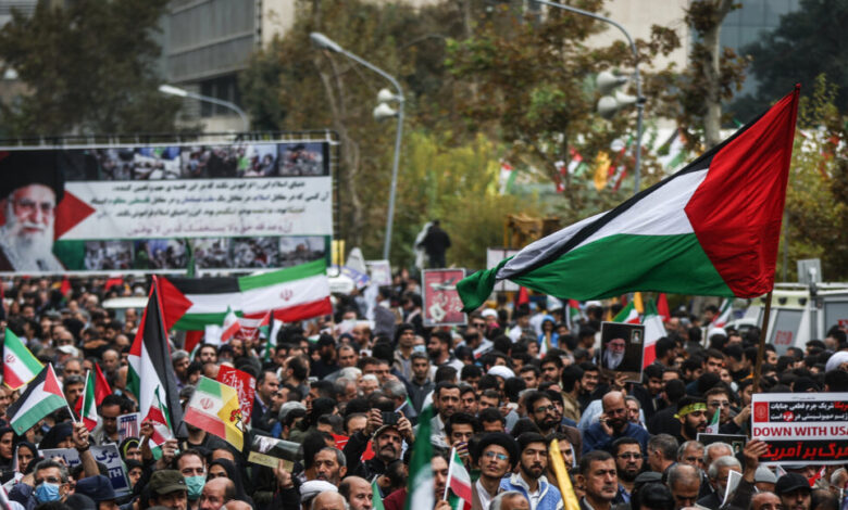 راهپیمایی ۱۳ آبان ؛ مشت محکمی بر دهان استکبار