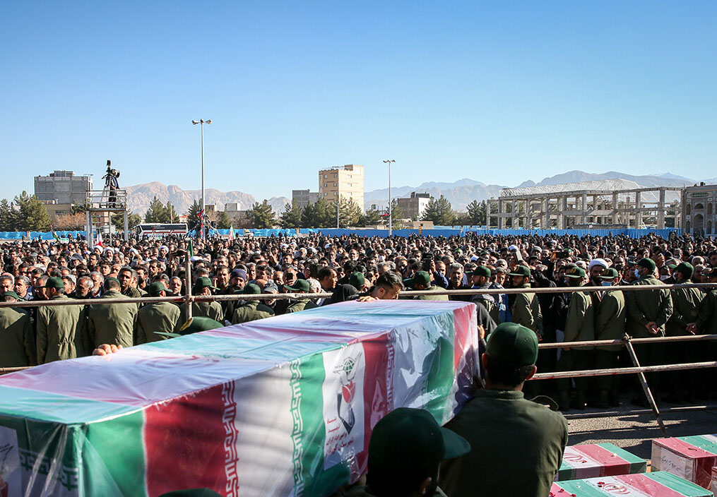 فرمانده سپاه : اگر مرد هستید با ما بجنگید نه با زنان و کودکان