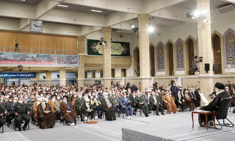 رهبرمعظم انقلاب در دیدار جمعی از مردم اصفهان: علت عصبانیت غرب پیشرفتهای جمهوری اسلامی است