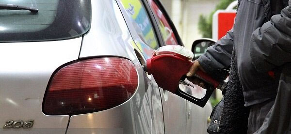 هیچکدام از جایگاه‌های سوخت تعطیل نیستند
