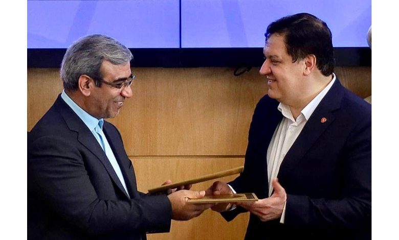 بانك ملت و استانداری خراسان رضوی تفاهمنامه همكاری امضا كردند