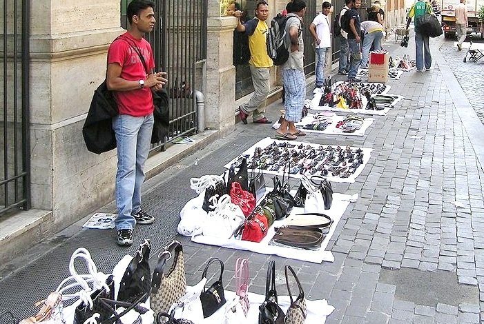 مشاغل غیر رسمی و دلایل افزایش آن