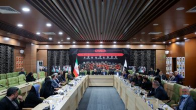 رئیس جمهور در نشستی با رئیس و معاونین بنیاد شهید:اصلی‌ترین راهکار خنثی کردن توطئه‌های دشمن، خدمت بی‌منت به مردم است