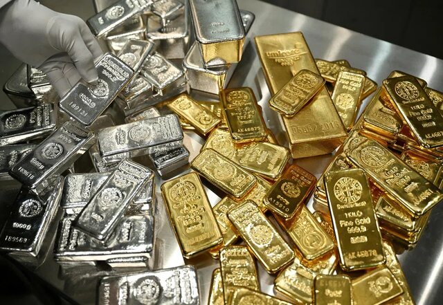 در بازارهای جهانی؛ قیمت طلا با تضعیف دلار صعودی شد