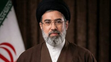 رهبر معظم انقلاب: ارتش دلاورانه از آب و خاک و پرچم ایران دفاع میکند