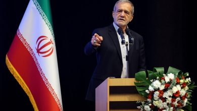 رئیس جمهور: اگر نخبگان به میدان بیایند دشمن هیچ غلطی نمی‌تواند بکند
