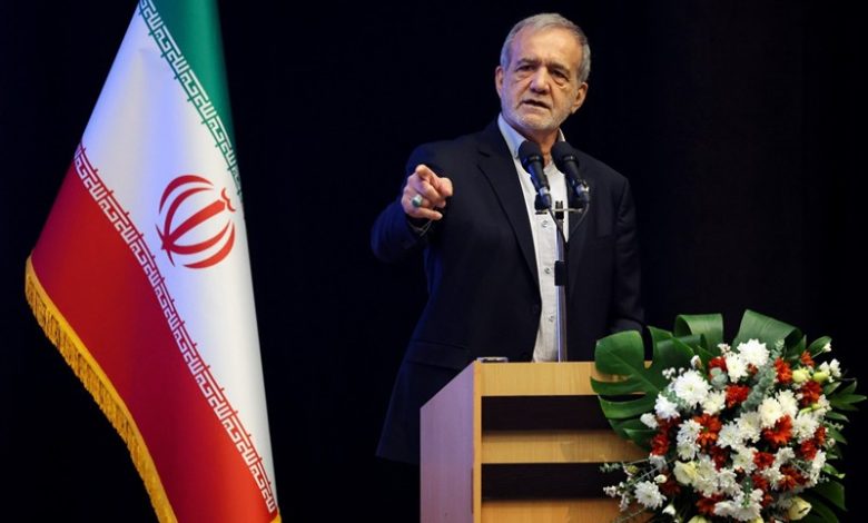 رئیس جمهور: اگر نخبگان به میدان بیایند دشمن هیچ غلطی نمیتواند بکند
