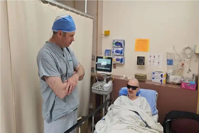 بازگشت بینایی پس از ۲۰ سال با کاشت دندان در چشم!