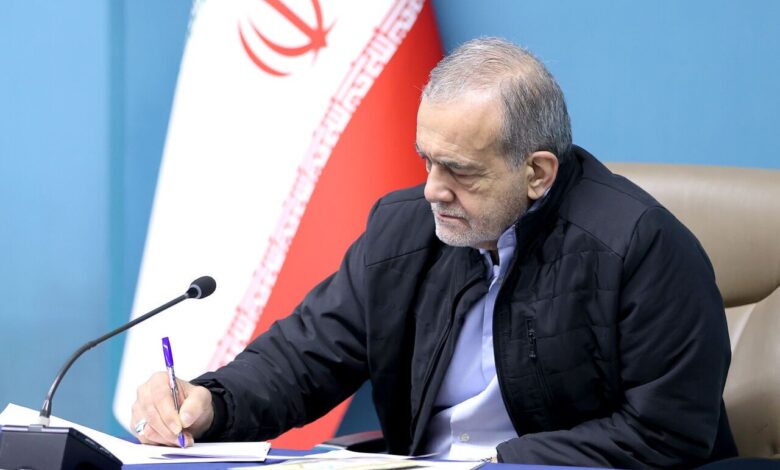 تاکید رئیس جمهور بر صیانت دولت از حقوق، امنیت شغلی و بهبود معیشت کارگران