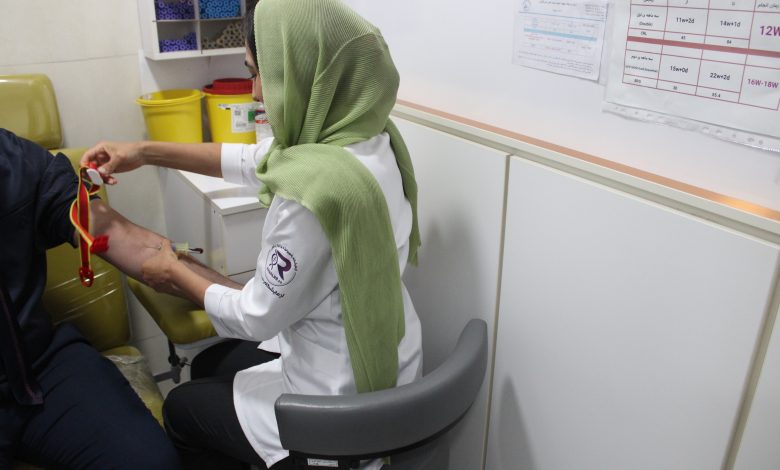 خدمات نمونهگیری در منزل؛ راهکاری مدرن برای پایش سلامت در کرج