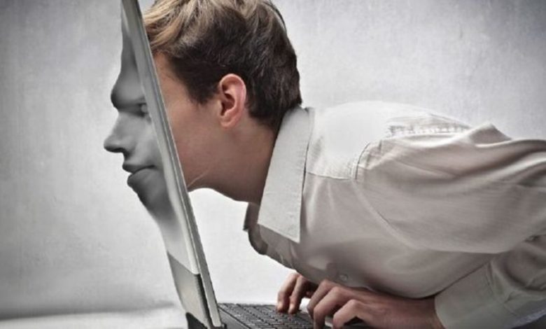 فضای مجازی و هویت زدایی