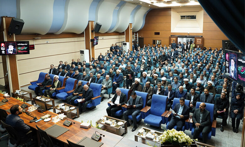 مراسم بزرگداشت «رهبر شهید انقلاب اسلامی» در بانک تجارت برگزار شد