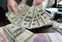 نرخ دلار در بازار ارز تجاری ثابت ماند