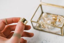 چرا انگشتر دست را سبز میکند؟