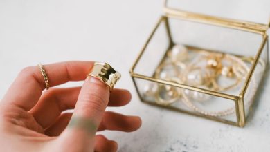 چرا انگشتر دست را سبز میکند؟